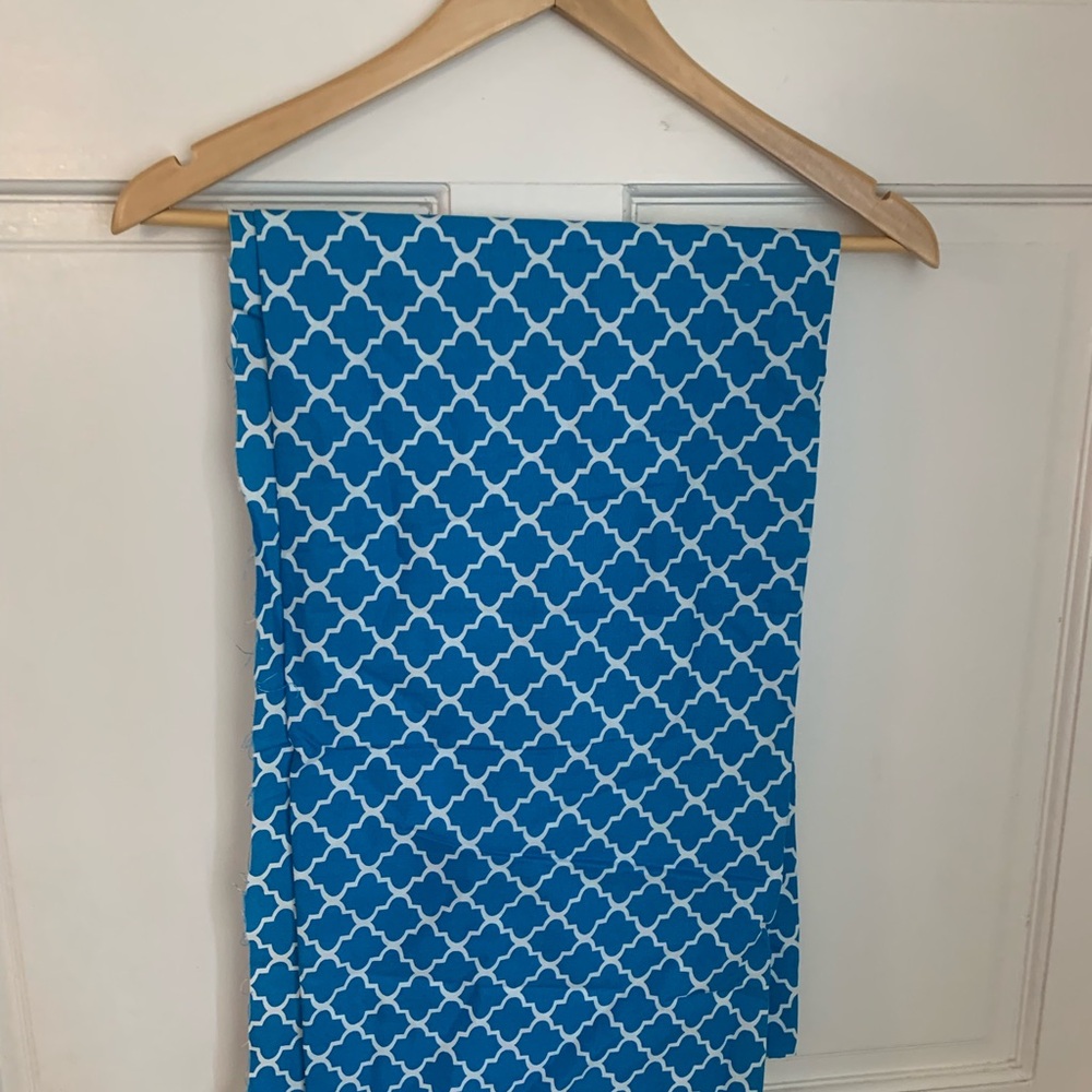 Waverly Inspirations Blue White Geometric Pattern Cotton Fabric Approx 84x43 in